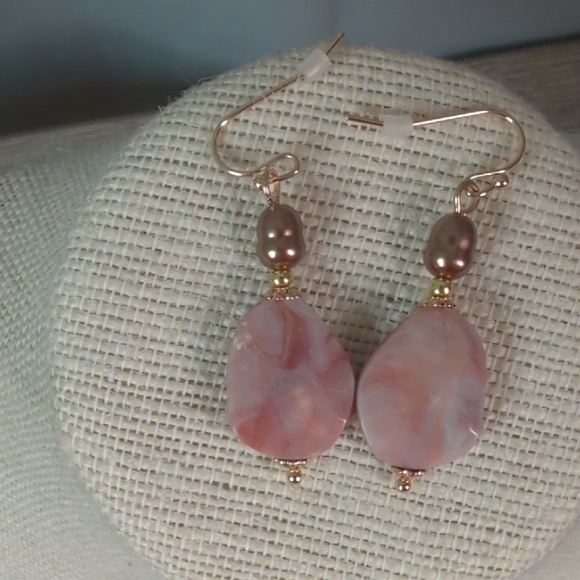 Pink and Gold Multi-Strand Necklace with Vintage Charm - Picture 4 of 12